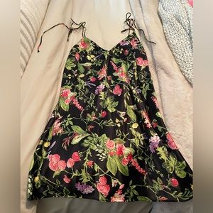 Victoria Secret Womens Nightgown. Size XL. Never worn